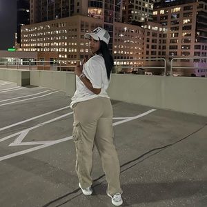 Meet your Posher, Yeiny